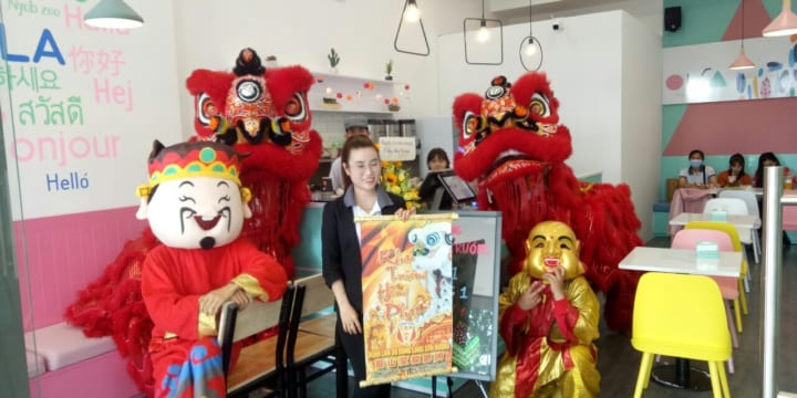 Múa lân khai trương cửa hàng giá rẻ tại Bắc Ninh