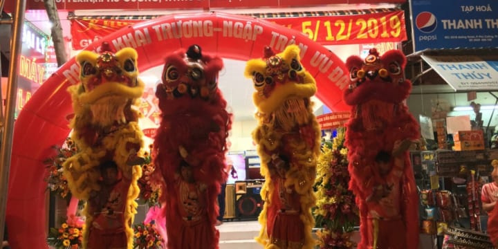 Múa lân khai trương công ty giá rẻ tại Cao Bằng